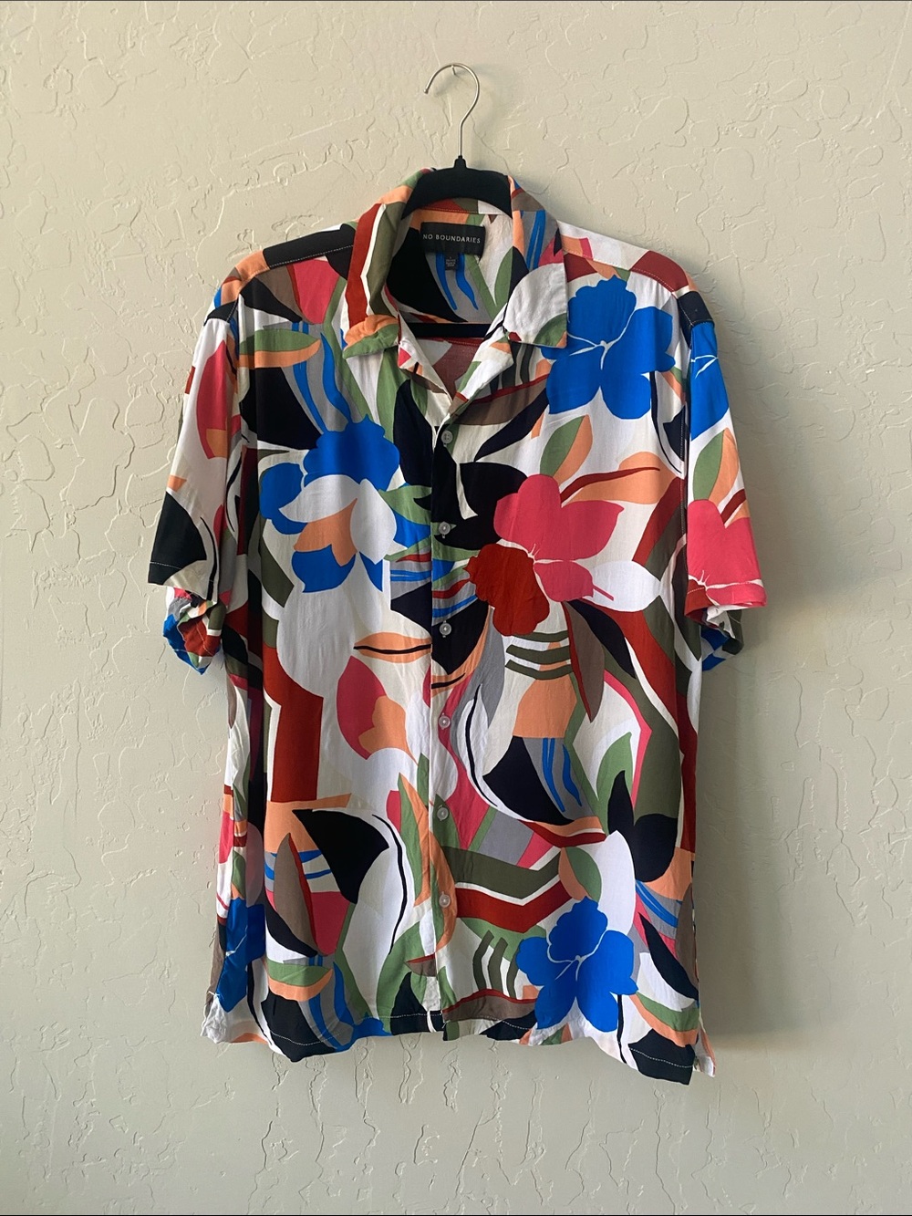 No Boundaries Men's Multicolor Floral Short Sleeve Button-Up Shirt Size L